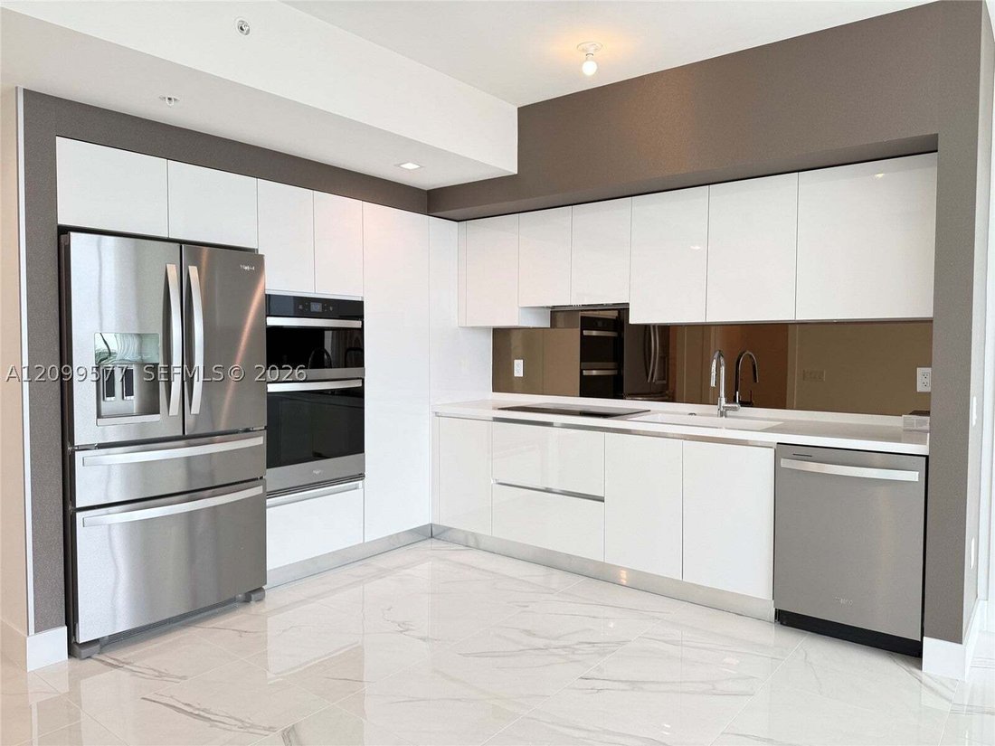 Condo in Hallandale Beach, Florida, United States 4 - 19020343
