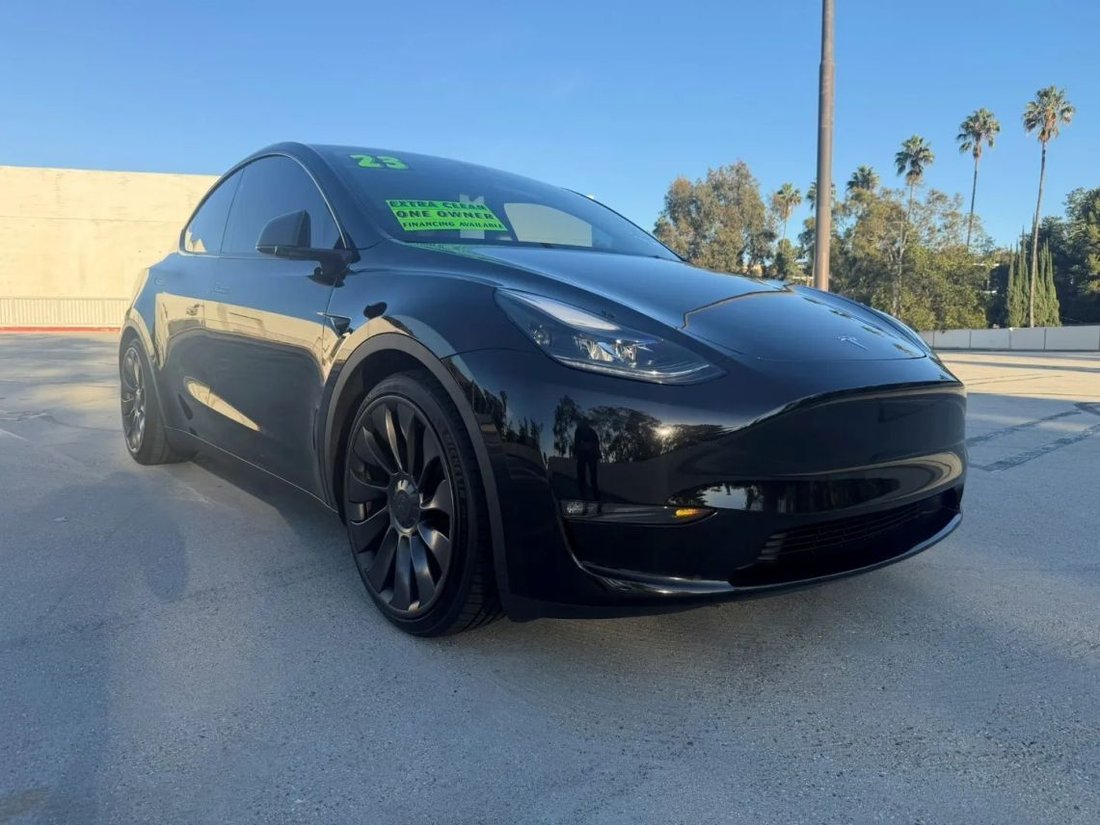 Suv in Canoga Park, CA, United States 1 - 19033785