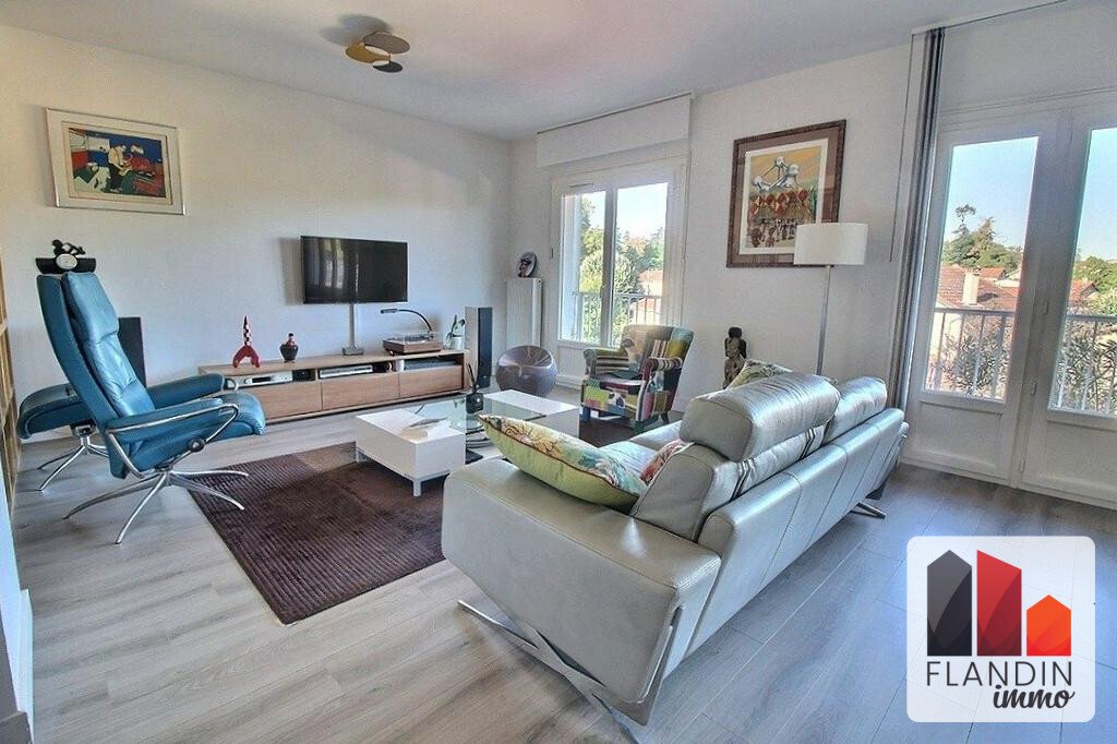 Apartment in Centre-Bourg, Saint-Genis-Laval, France 2 - 19021937