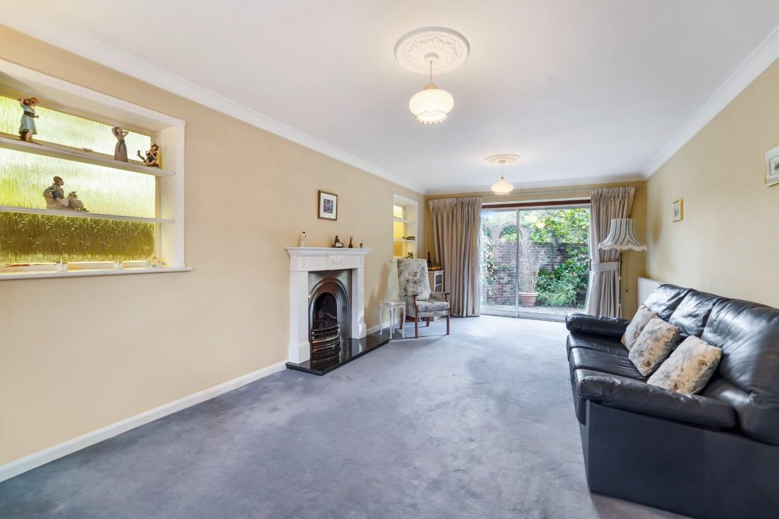 Chalet in Epsom and Ewell, England 3 - 19032463