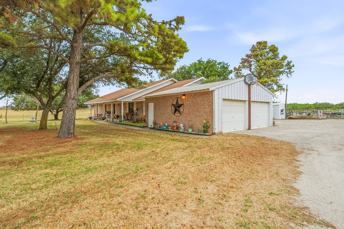 Farm Ranch in Cross Roads, Texas, United States 4 - 19030958