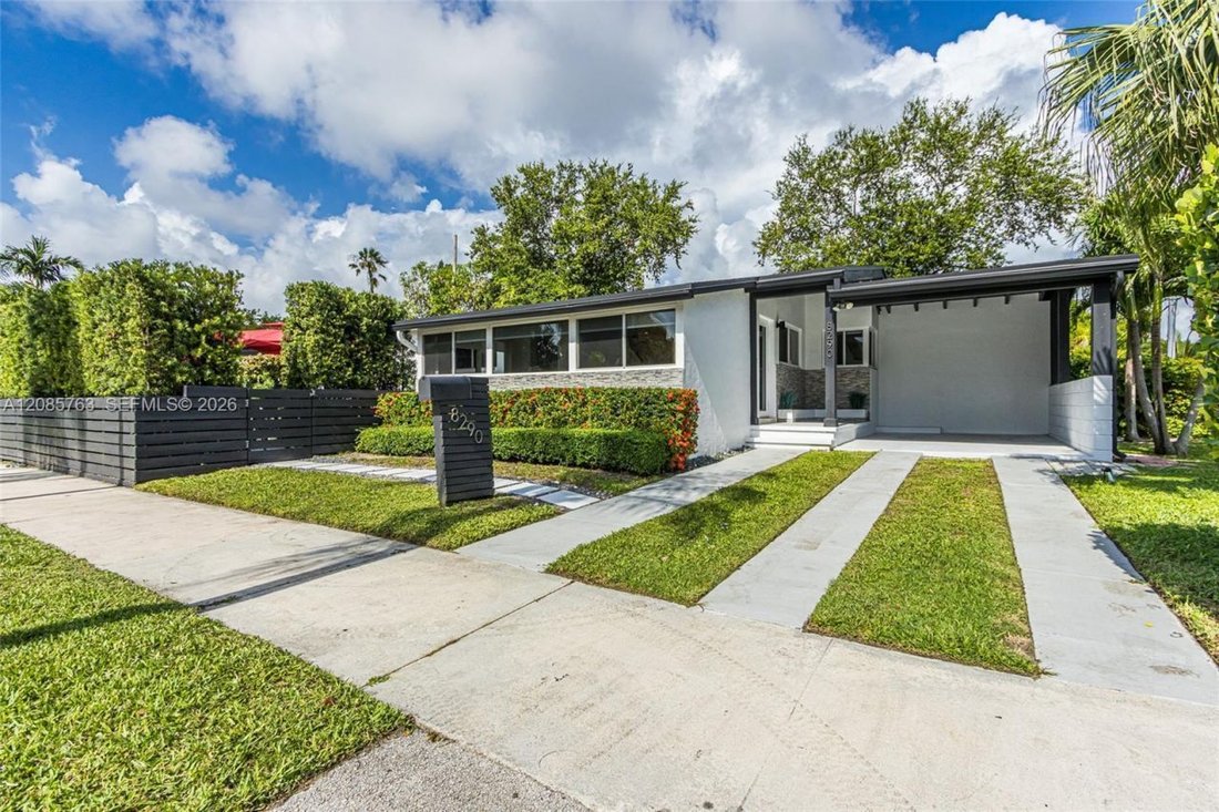 House in Miami, Florida, United States 1 - 19032002