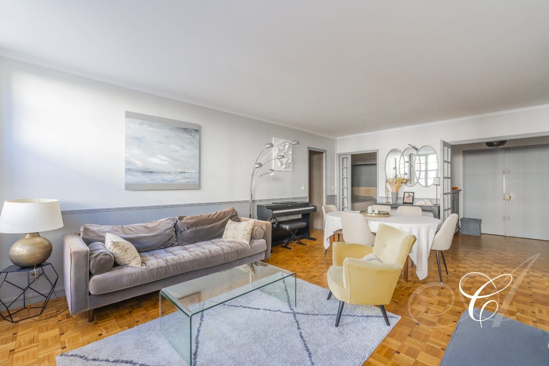 Apartment in Domaine National du Château, Versailles, France 3 - 19032151