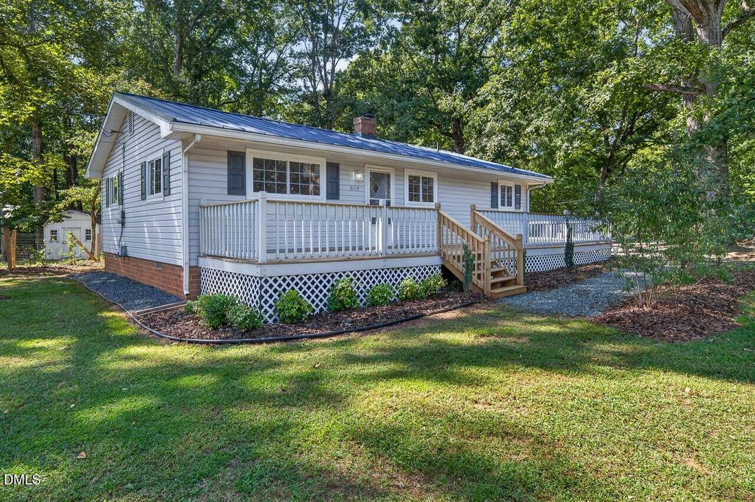 House in Chapel Hill, North Carolina, United States 1 - 19030767