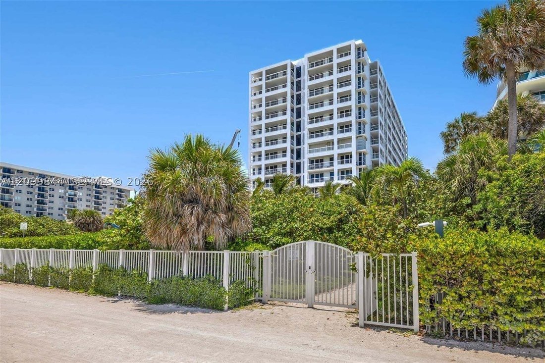 Condo in Bal Harbour, Florida, United States 2 - 19023367