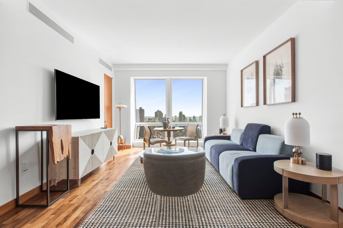 New York, New York, United States 1 - 19024950