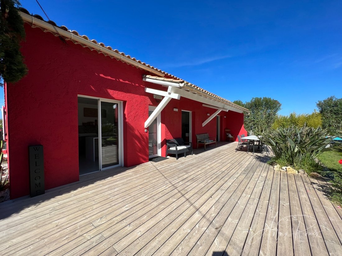 Villa in Hyeres, Provence-Alpes-Côte d'Azur, France 5 - 19021940