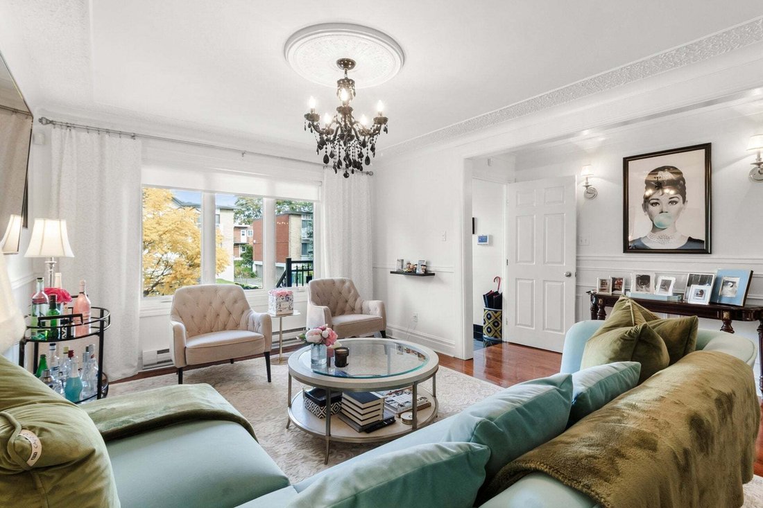 House in Montreal, Quebec, Canada 5 - 19032837