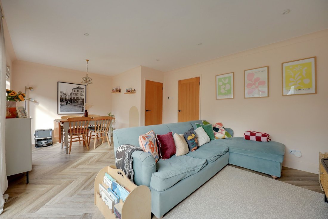 House in Burgess Hill, England 2 - 19021653