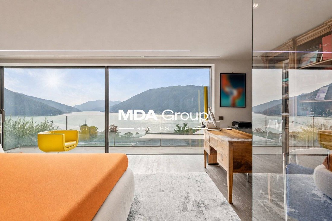 Villa in Bissone, Ticino, Switzerland 5 - 19026478