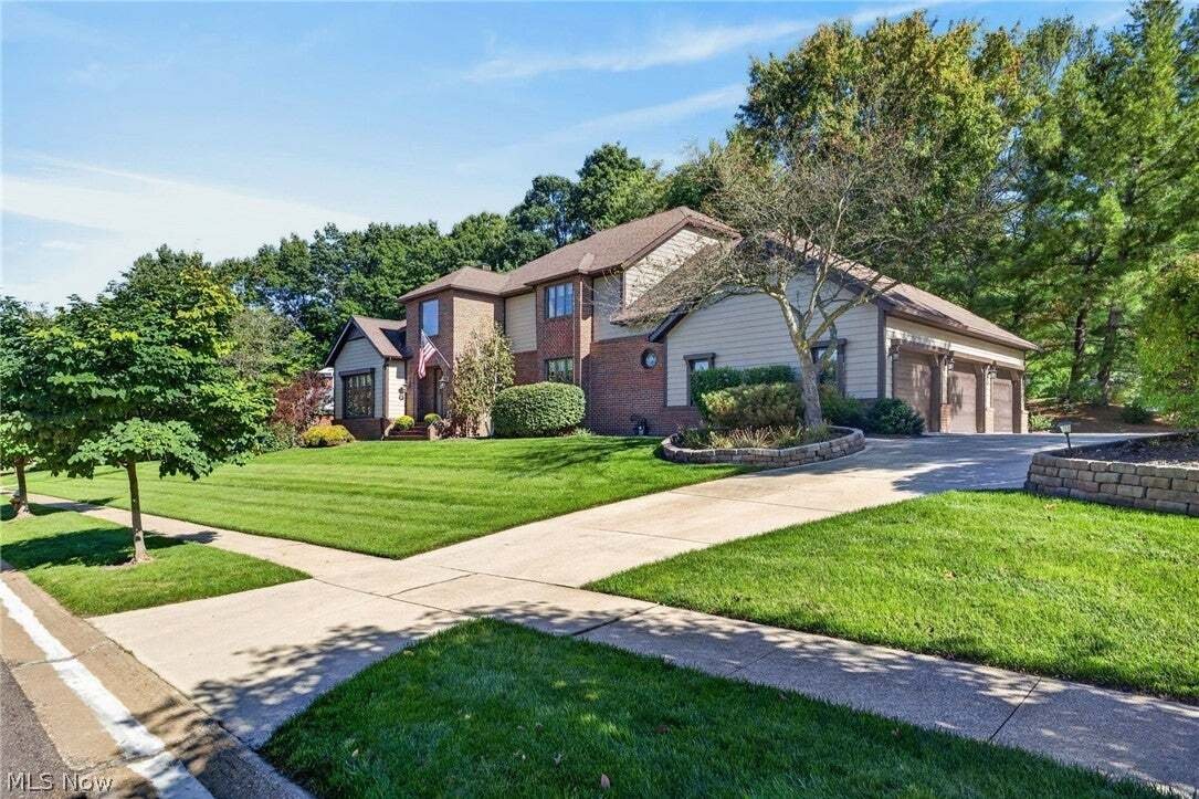 House in Akron, Ohio, United States 2 - 19027142