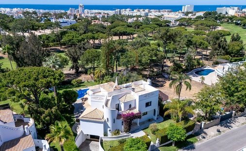Haus in Quarteira, Algarve, Portugal 1