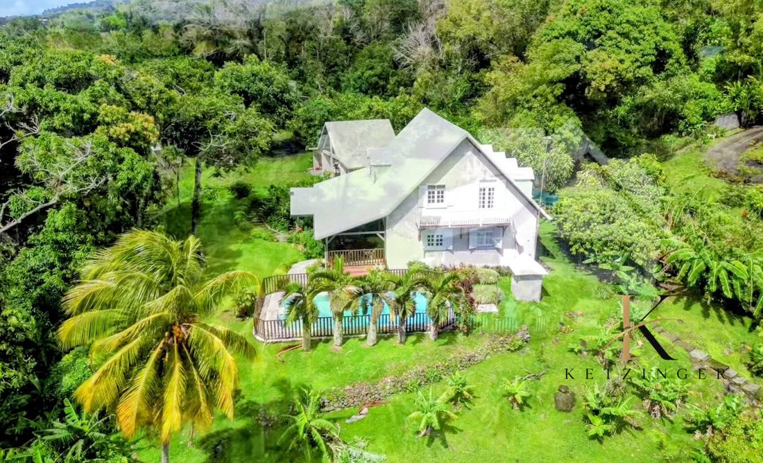 Casa en Saint-Claude, Distrito de Basse-Terre, Guadalupe 1 - 19006279