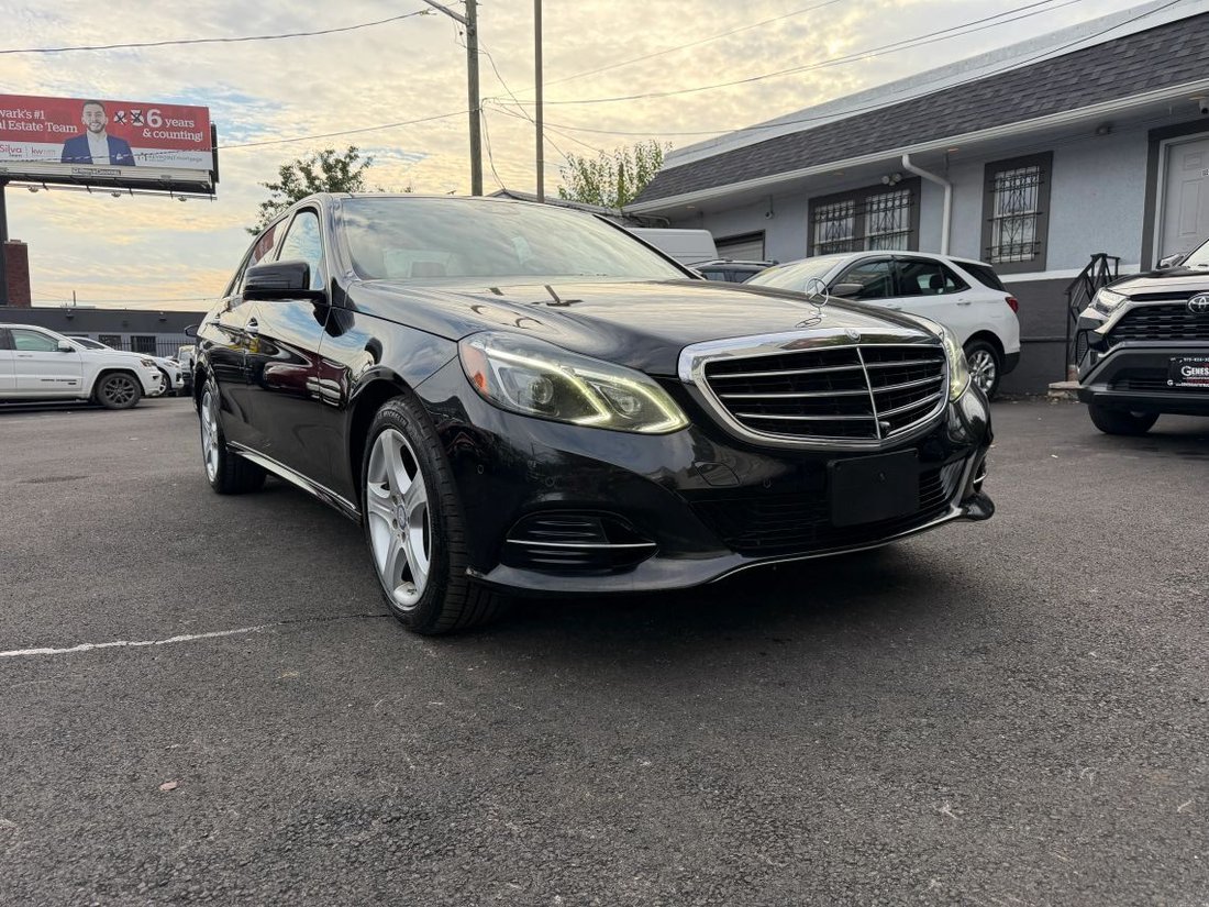 Sedan in Newark, NJ, United States 4 - 19030124