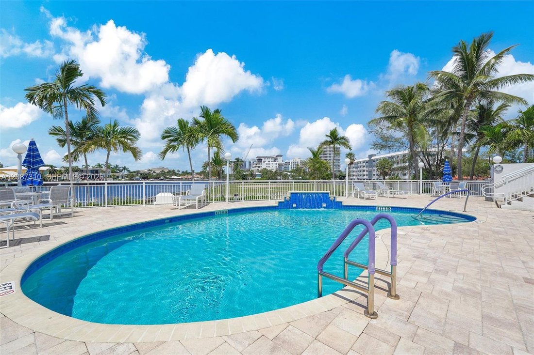 Condo in Fort Lauderdale, Florida, United States 5 - 19025180