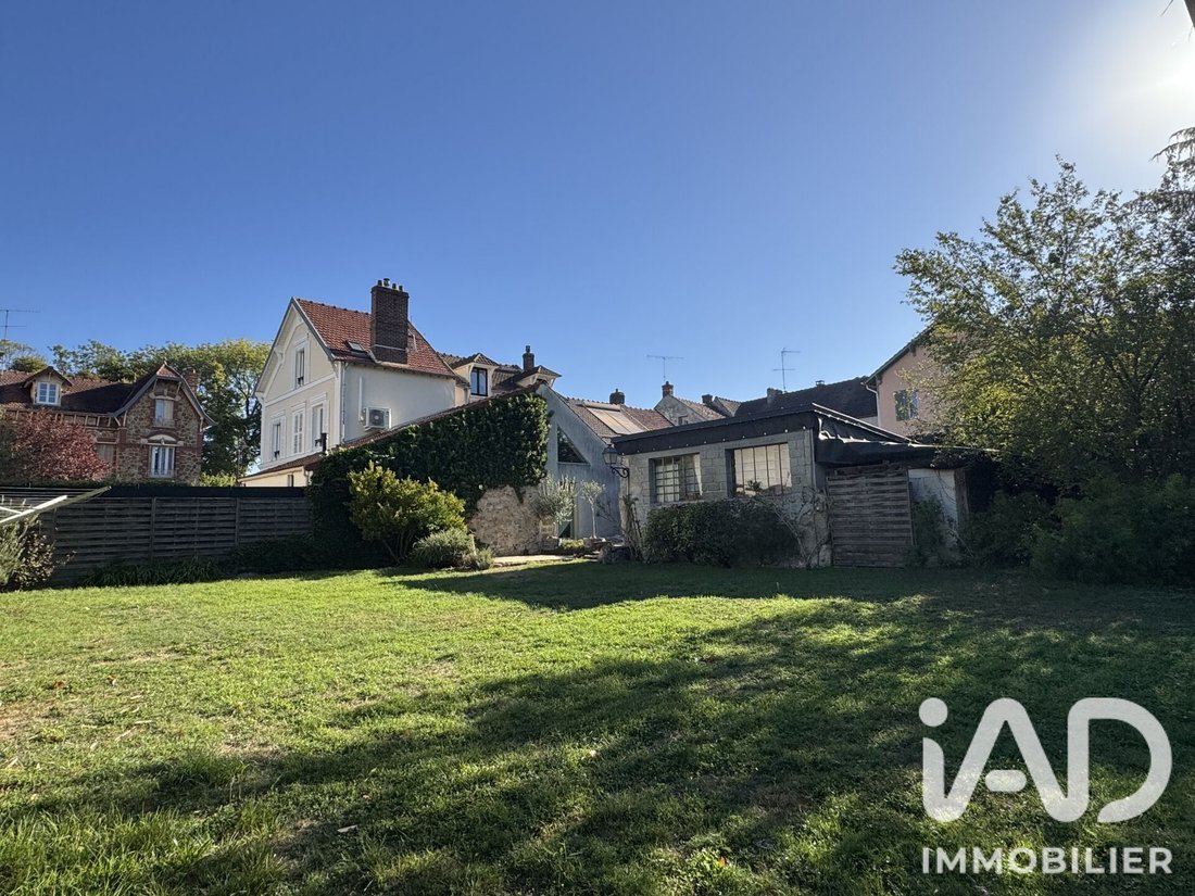 House in Meriel, Ile-de-France, France 2 - 19028703