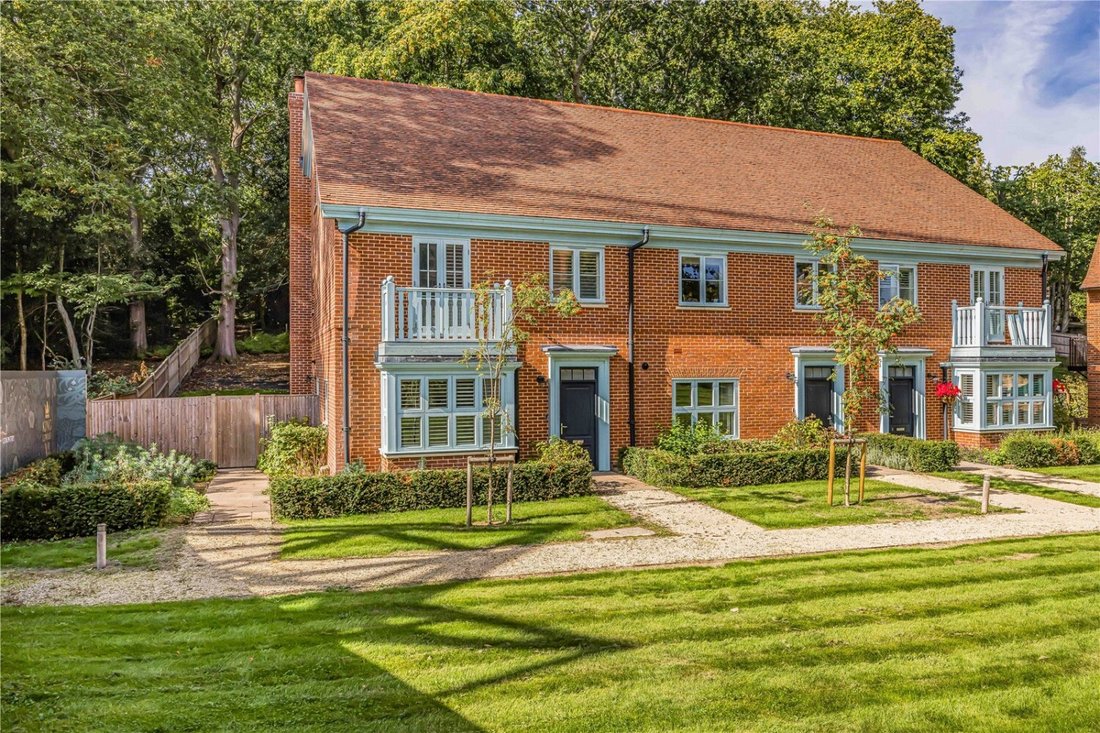 House in Midhurst, England 1 - 19027099