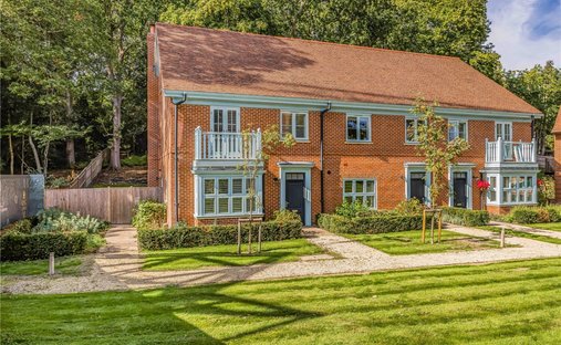 House in Midhurst, England 1