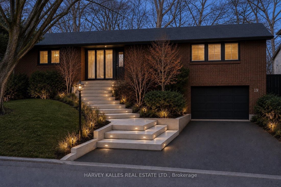 House in Toronto, Ontario, Canada 2 - 19031756
