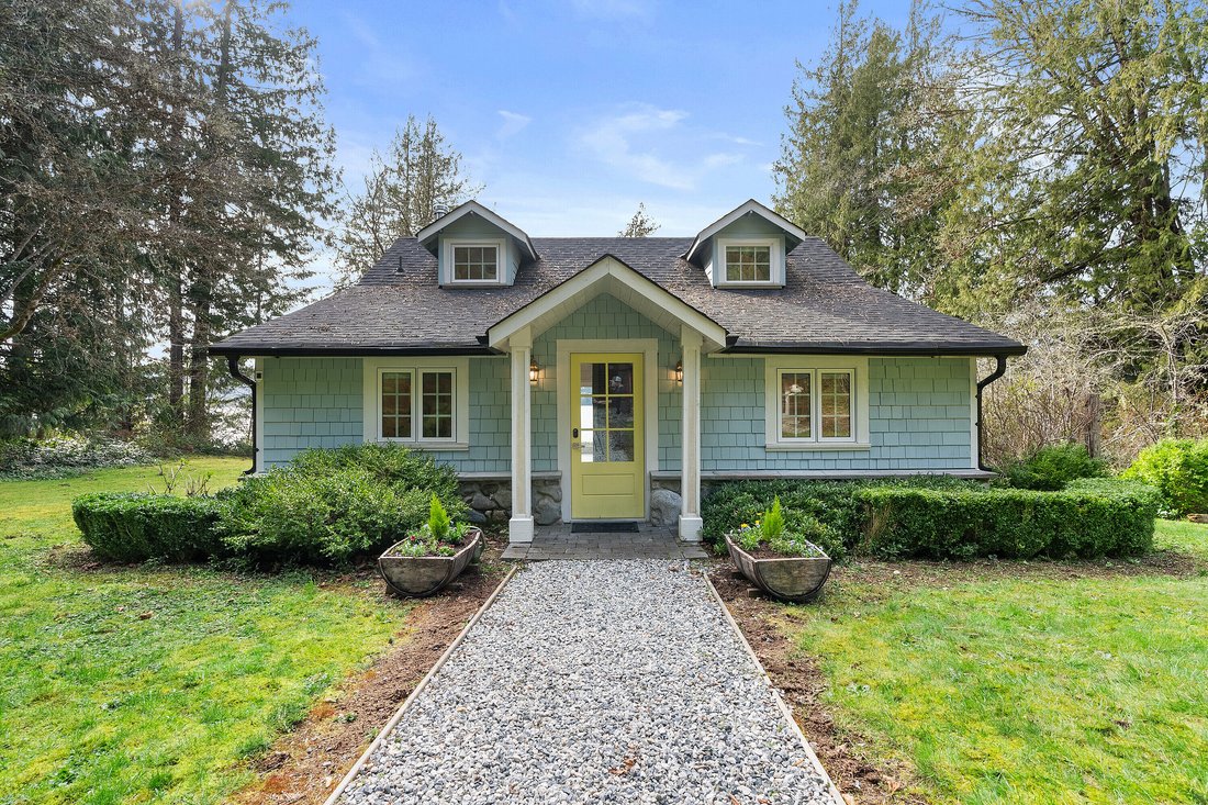 House in Sechelt, British Columbia, Canada 1 - 19022580