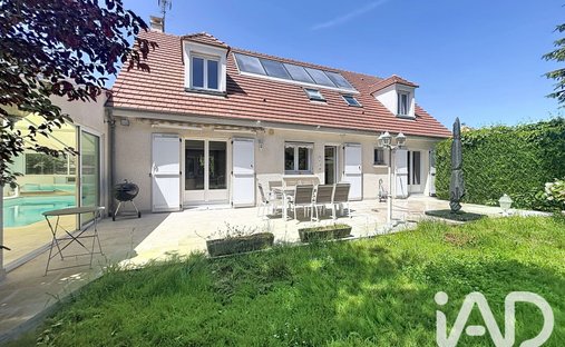 Maison à Favières, Île-de-France, France 1