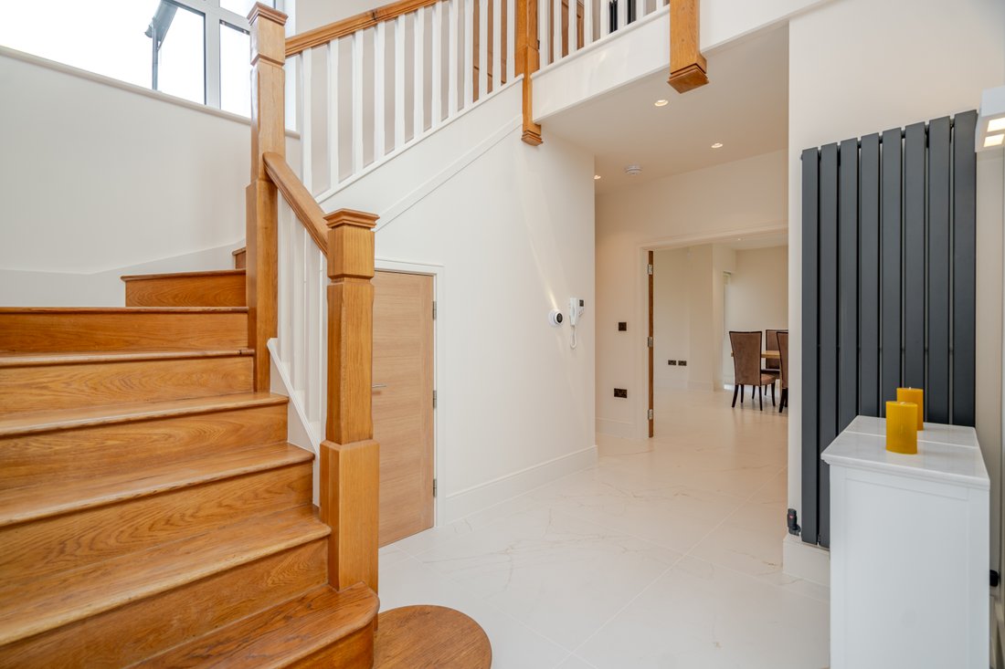 House in Milton Keynes, England 3 - 19027111
