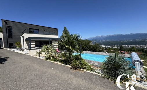 Maison à Le Coteau, Claix, France 1