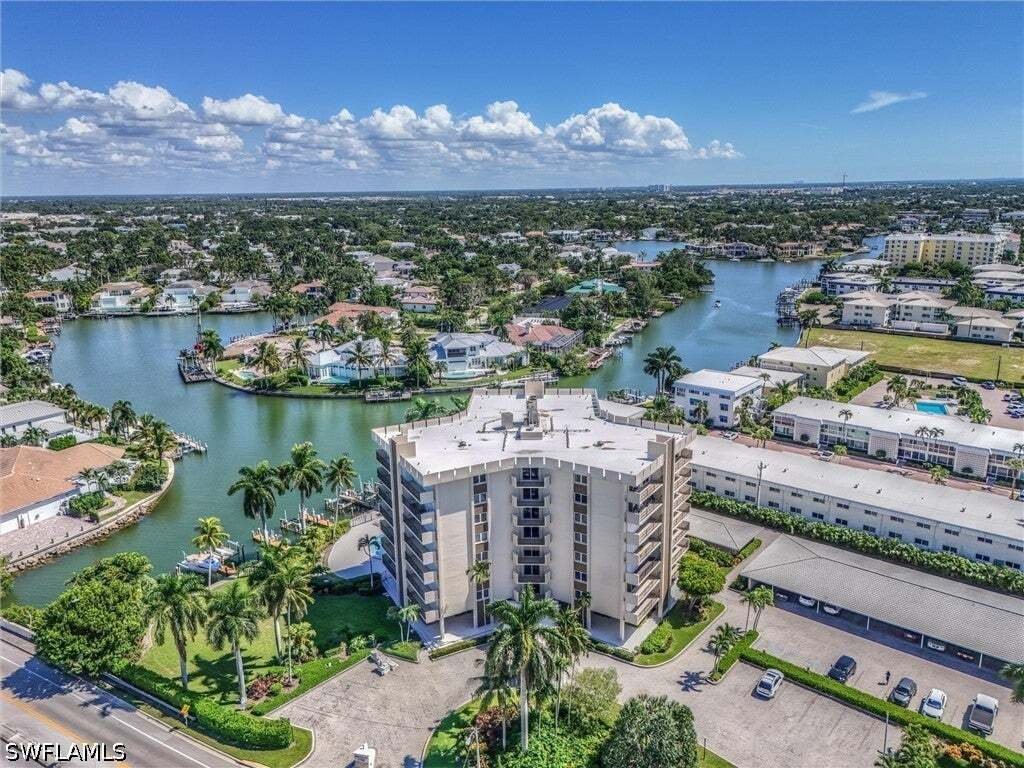 Co Op in Naples, Florida, United States 2 - 19022880