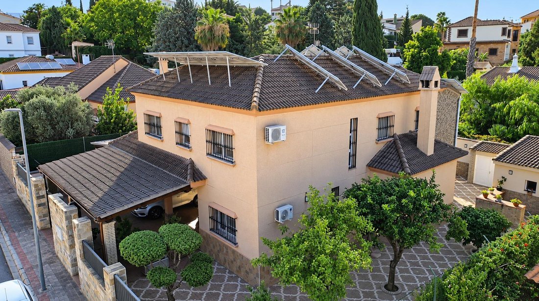 Villa in Montequinto, Dos Hermanas, Spain 4 - 19034238