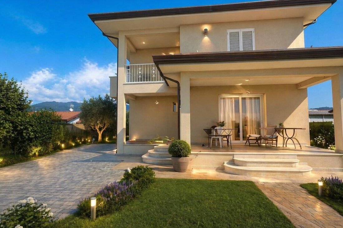 Villa in Camaiore, Tuscany, Italy 1 - 19023446