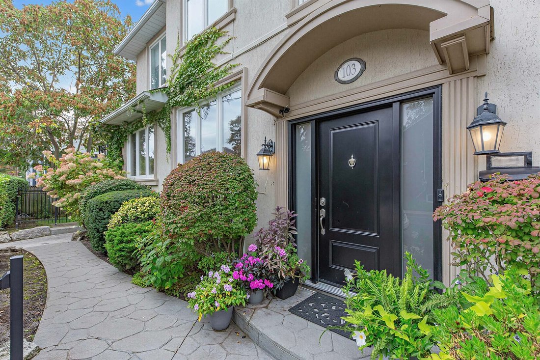 House in Toronto, Ontario, Canada 4 - 19022304