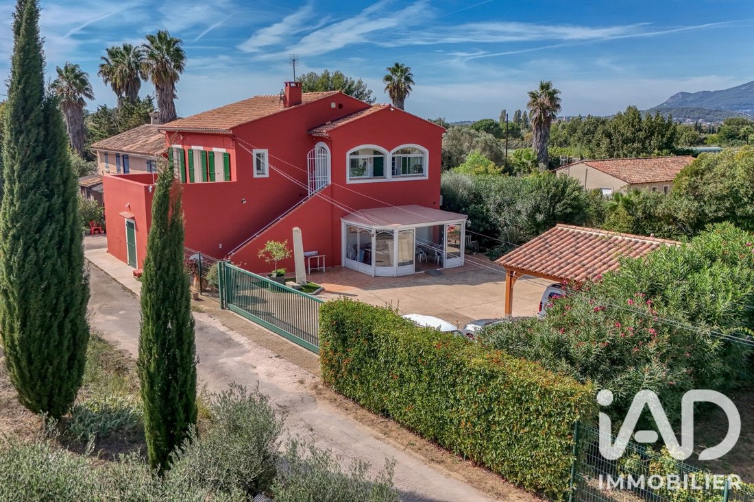House in La Crau, Provence-Alpes-Côte d'Azur, France 1 - 19028670