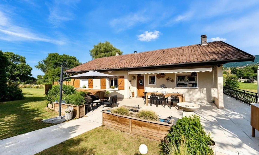 House in Bons-en-Chablais, Auvergne-Rhône-Alpes, France 1 - 19034299
