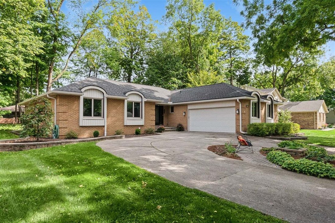 House in Novi, Michigan, United States 1 - 19027408