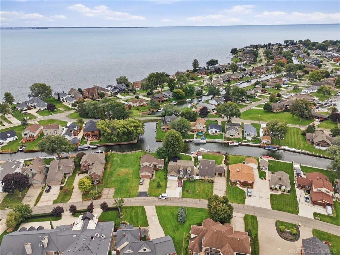 House in St. Clair Shores, Michigan, United States 3 - 19032476