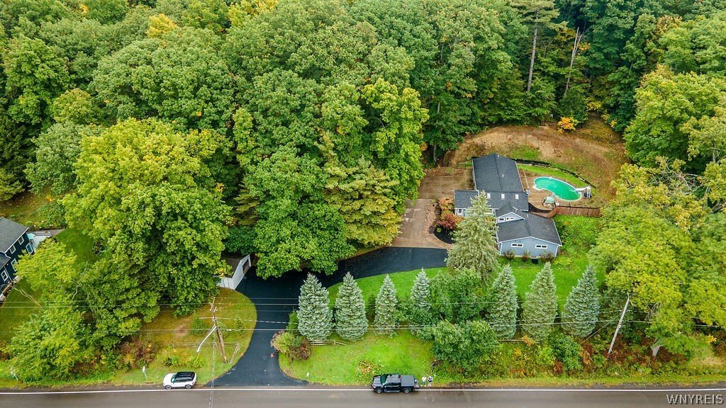 Eden, New York, United States 4 - 19024830