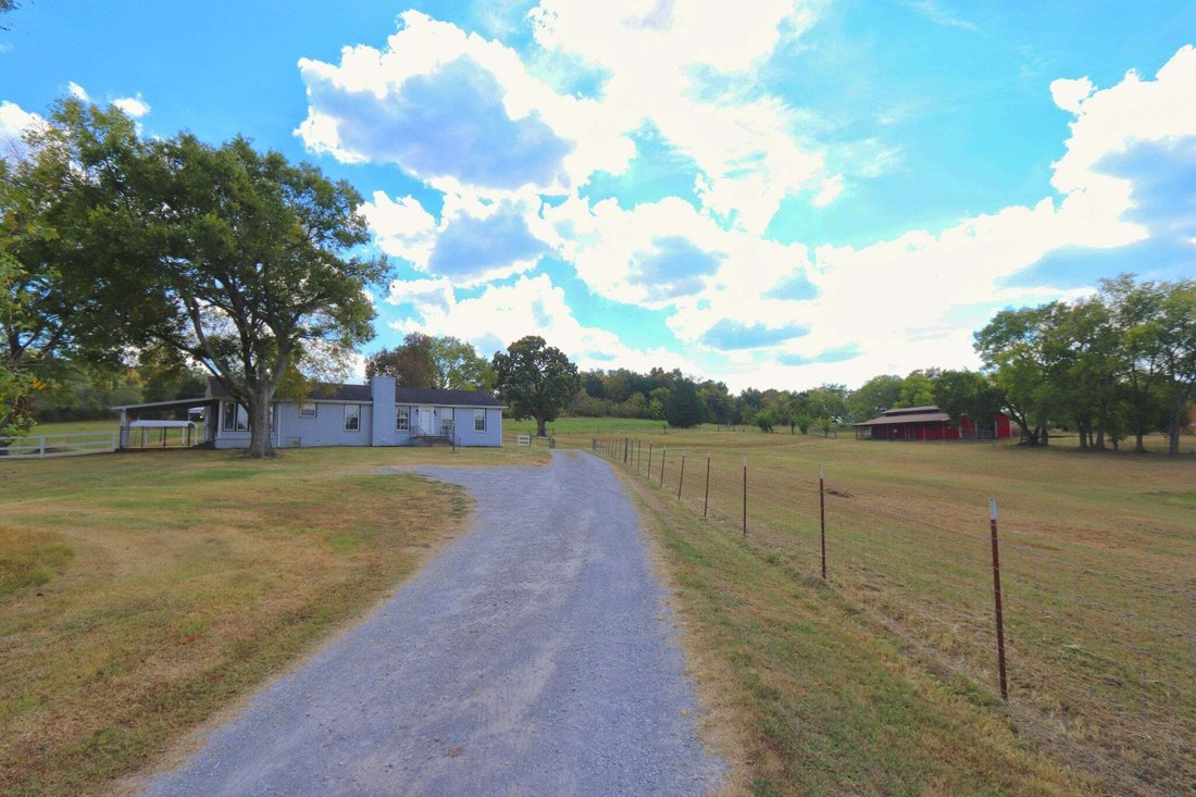 House in Lebanon, Tennessee, United States 3 - 19020820