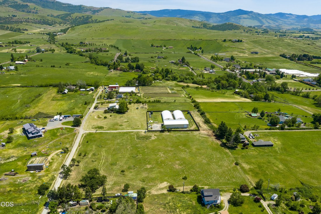 Farm Ranch in Ashland, Oregon, United States 4 - 19027292