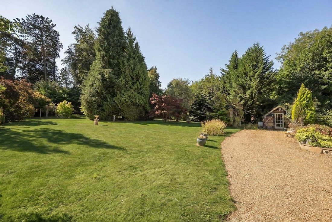 Bungalow in Woldingham, England 2 - 19032578