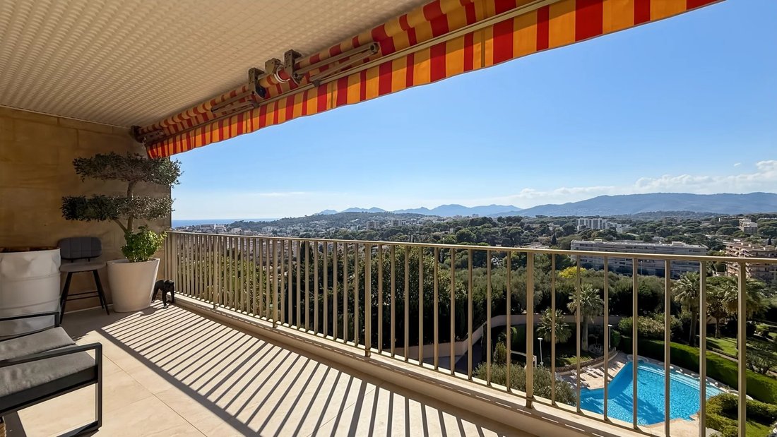Apartamento en Mougins, Provenza-Alpes-Costa Azul, Francia 1 - 19029564