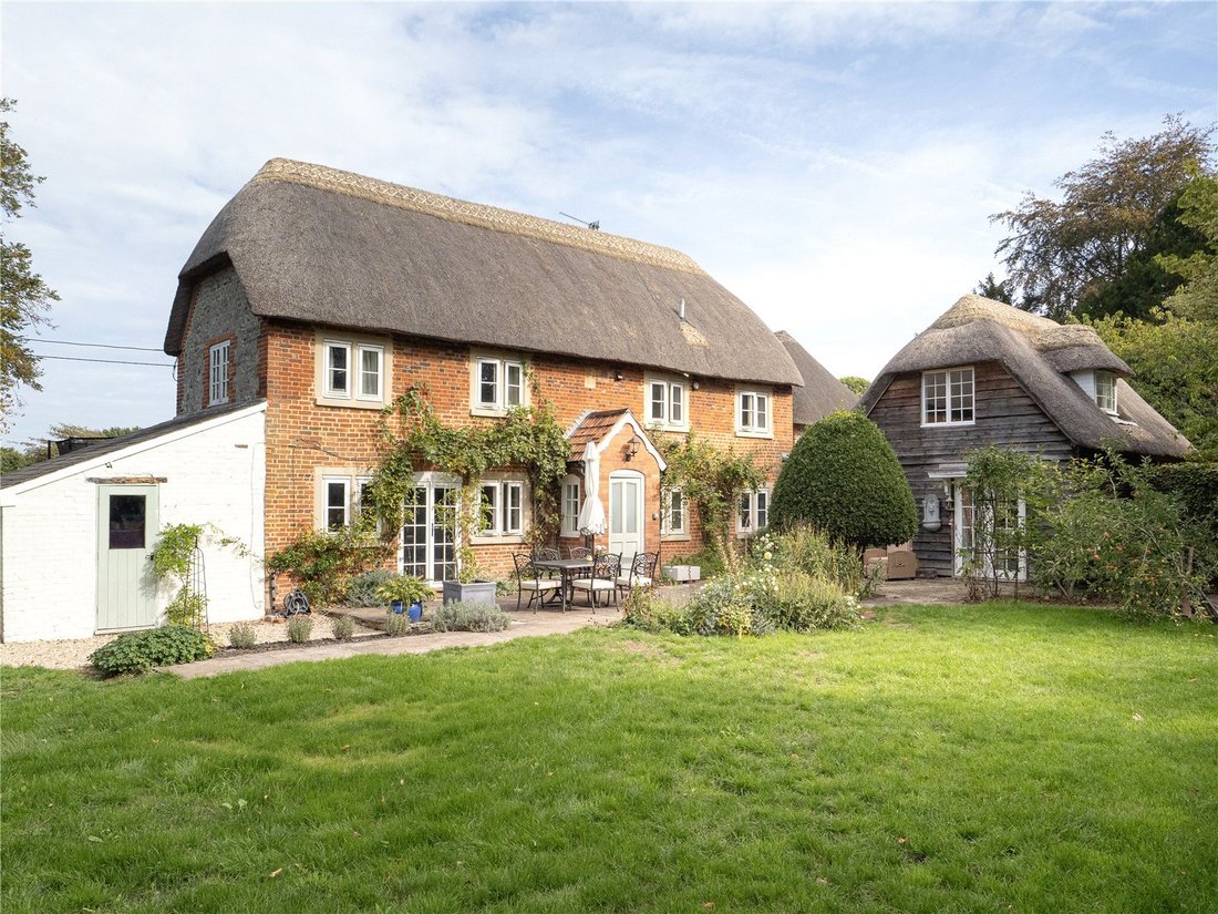 House in Woodborough, England 1 - 19027128