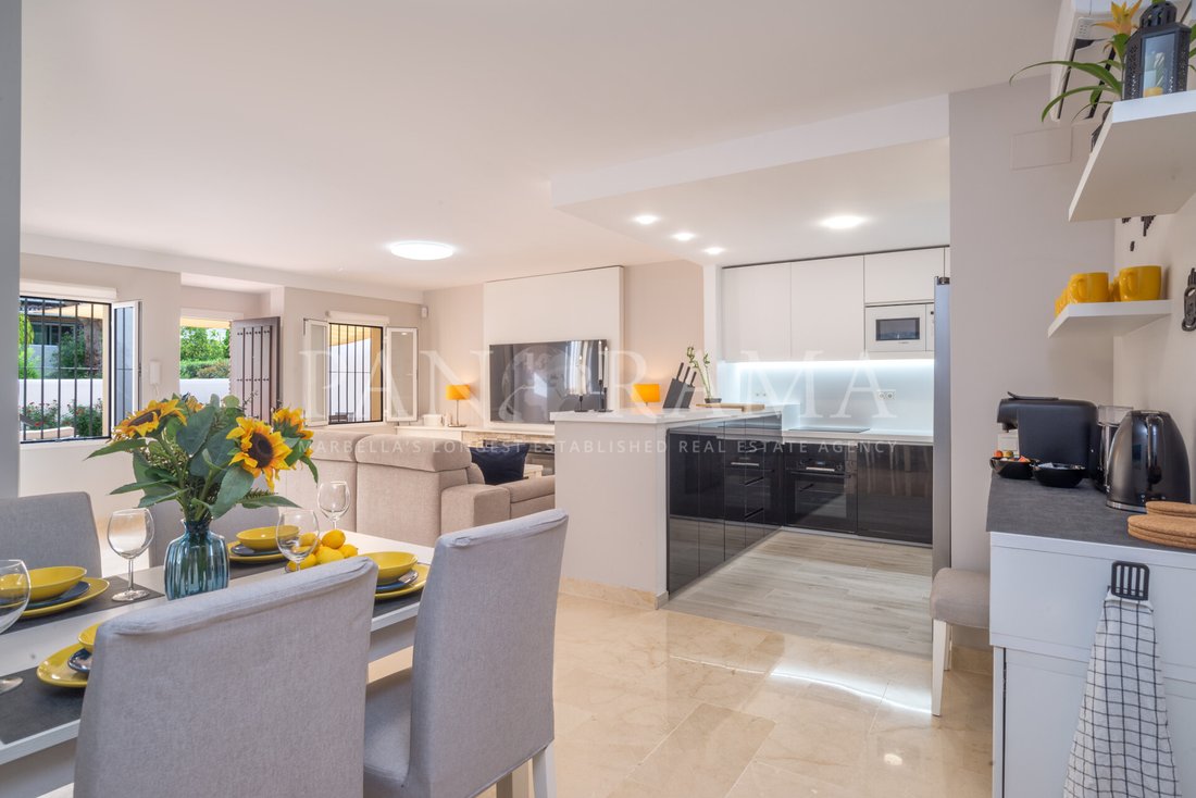 Townhouse in Marbella, Andalusia, Spain 2 - 19020787