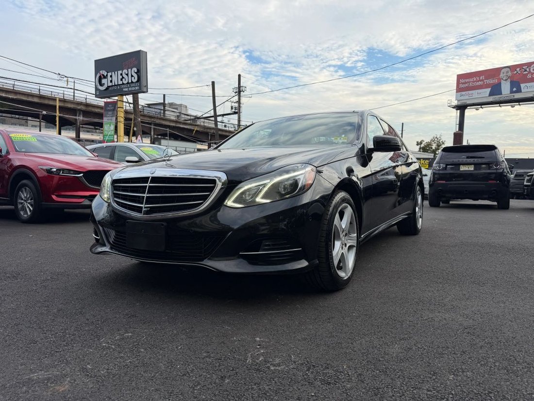 Sedan in Newark, NJ, United States 2 - 19030124