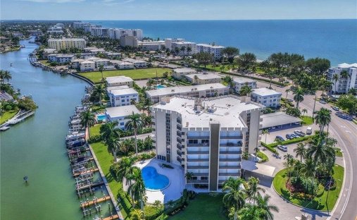Co Op in Naples, Florida, United States 1