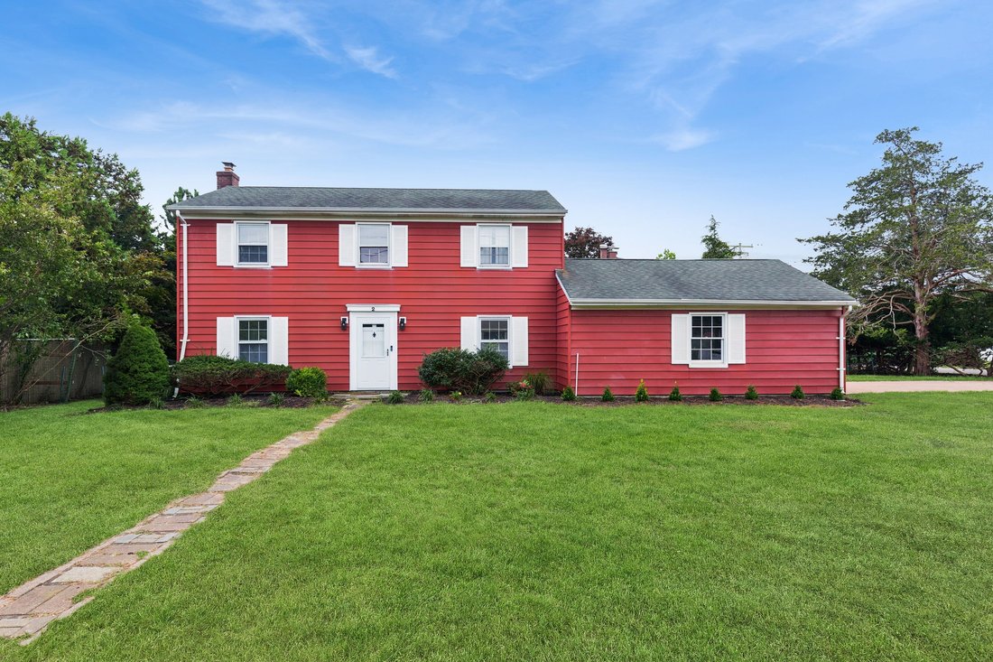 Hampton Bays, New York, United States 1 - 19034283