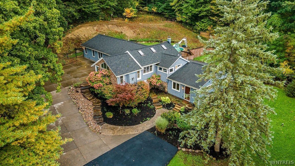 Eden, New York, United States 5 - 19024830