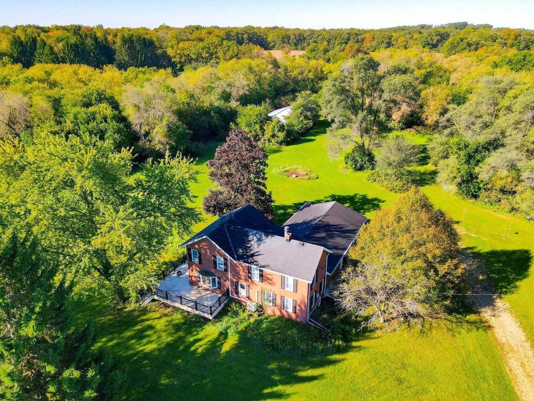 House in Dousman, Wisconsin, United States 2 - 19030626