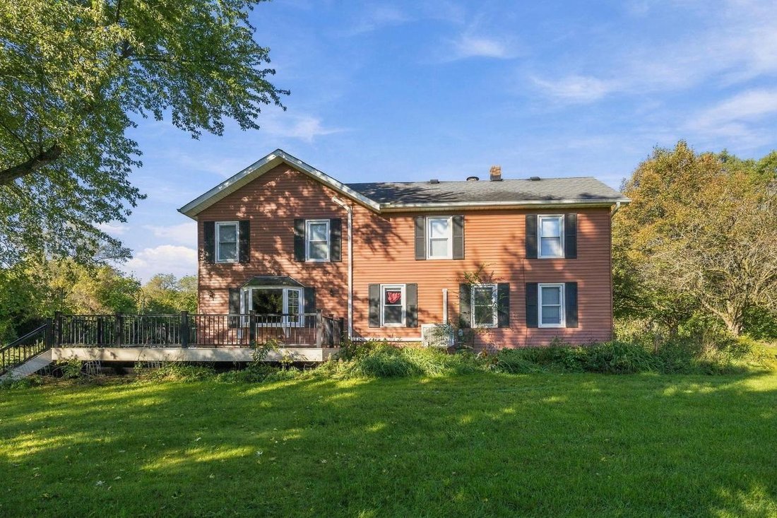 House in Dousman, Wisconsin, United States 3 - 19030626