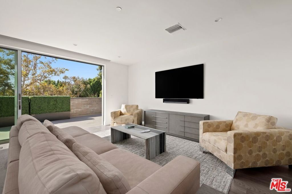 Condo in Los Angeles, California, United States 4 - 19020493