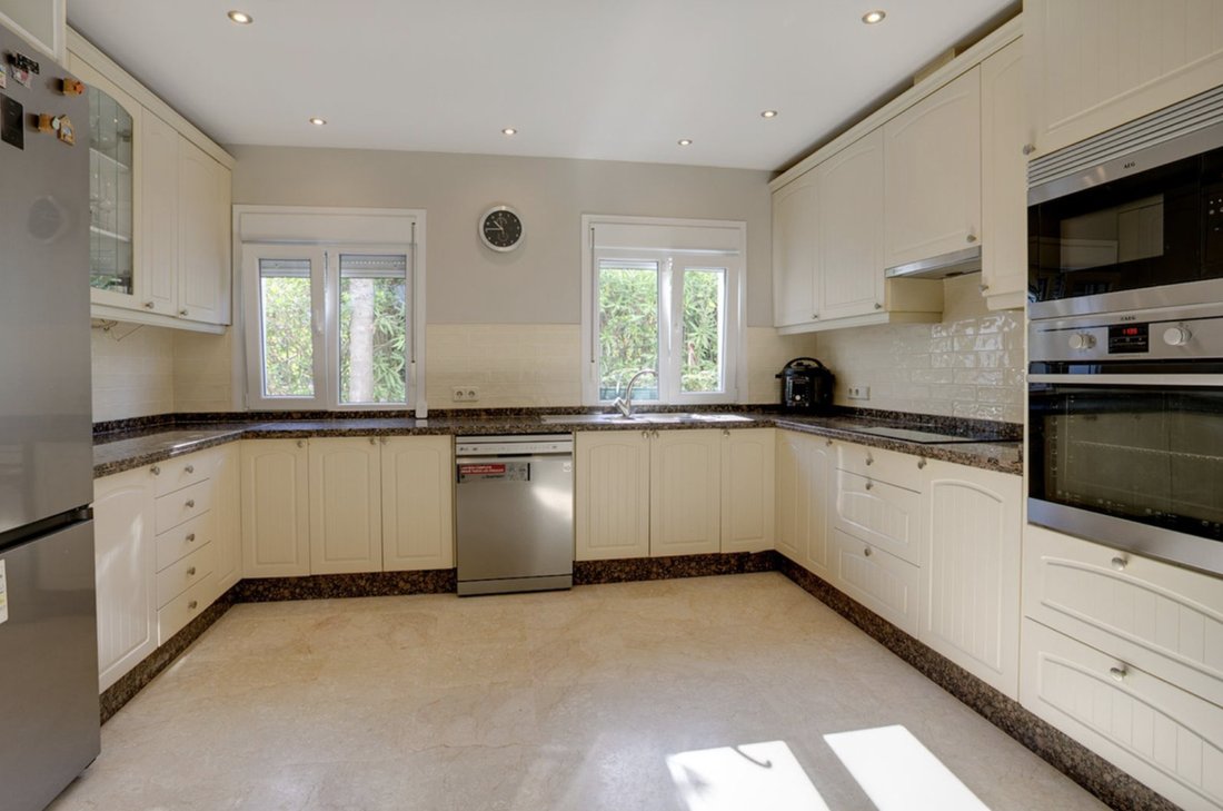 Villa in Estepona, Andalusia, Spain 5 - 19027998